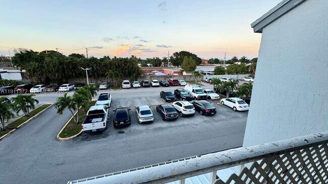 Building Photo - 6195 W 18th Ave