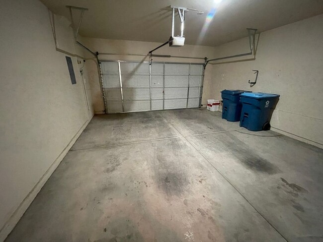 Building Photo - 9778 Twin Ponds Ct