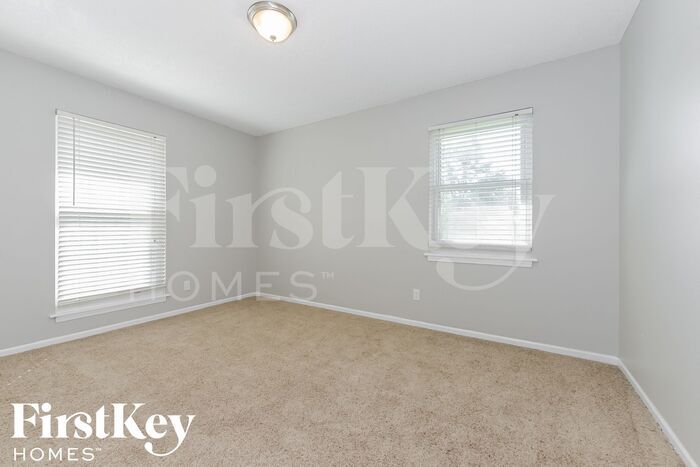 Building Photo - 510 Buena Vista Dr
