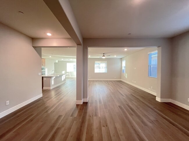 Building Photo - *** MOVE-IN SPECIAL*** BRAND NEW 4 bedroom with In-law suit 3 bath home located in Henderson, NV!