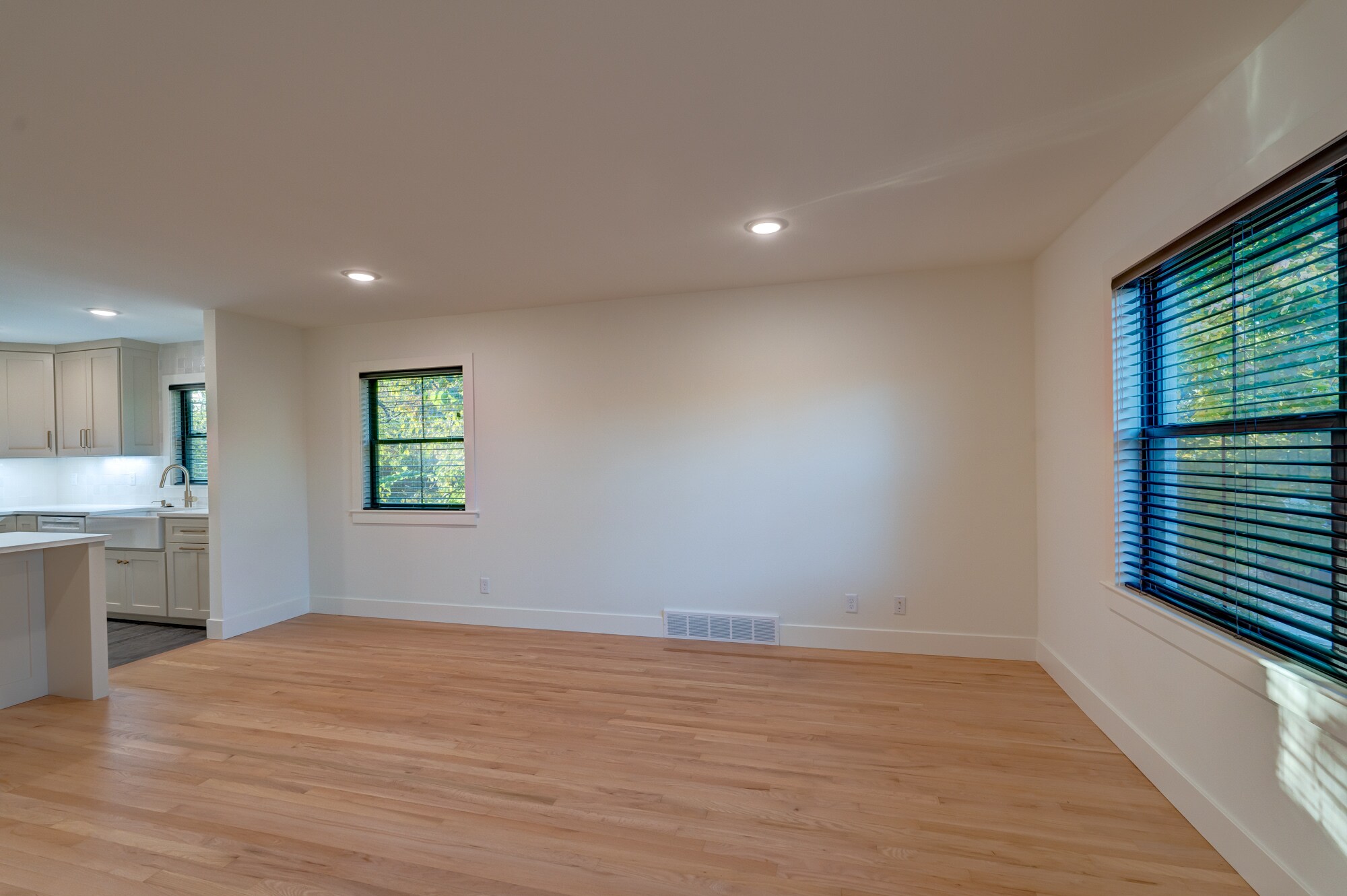 Building Photo - 405 Presidential Ln