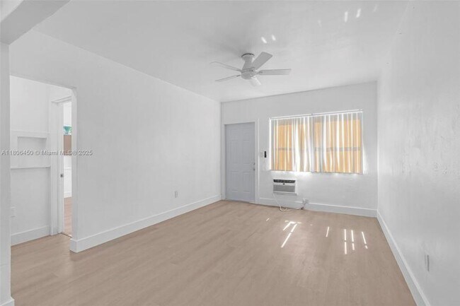 Building Photo - 2 bedroom in Miami FL 33161