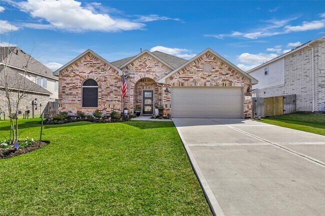 Building Photo - 142 Dina Ln