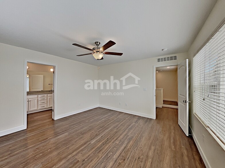 Building Photo - 4735 Crestone Peak St