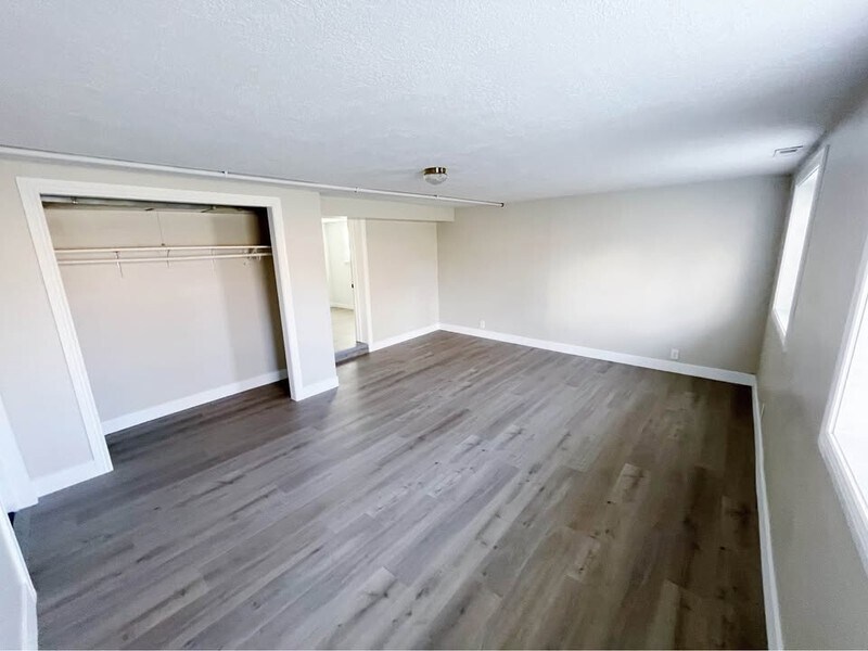 Building Photo - 971 E 300 S