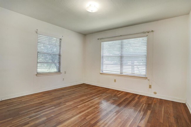 Building Photo - 4020 Clarblak Ln