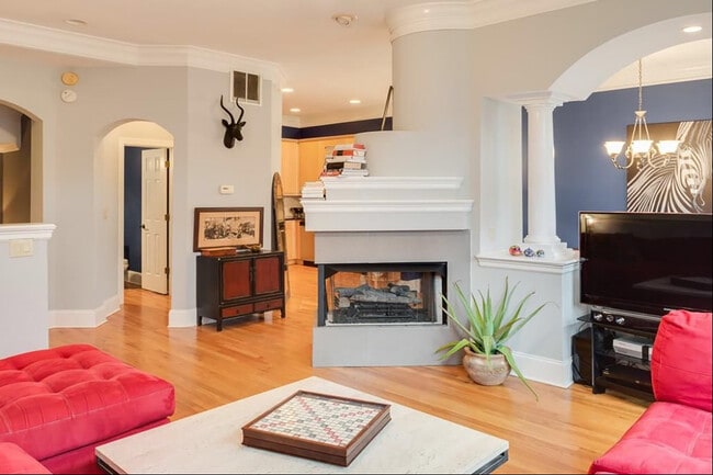 Building Photo - 331 Carpenter Dr NE