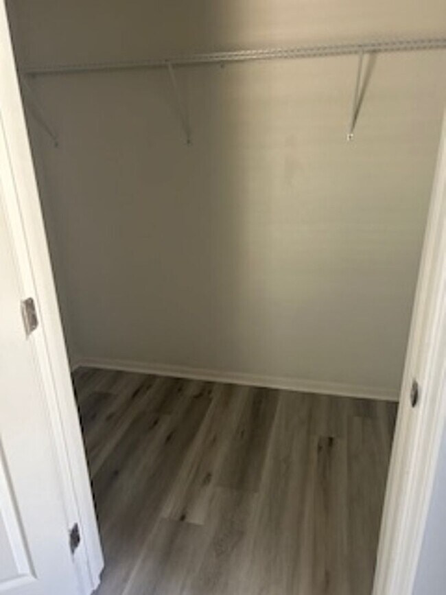 Building Photo - Beautiful 3/2 Available now!