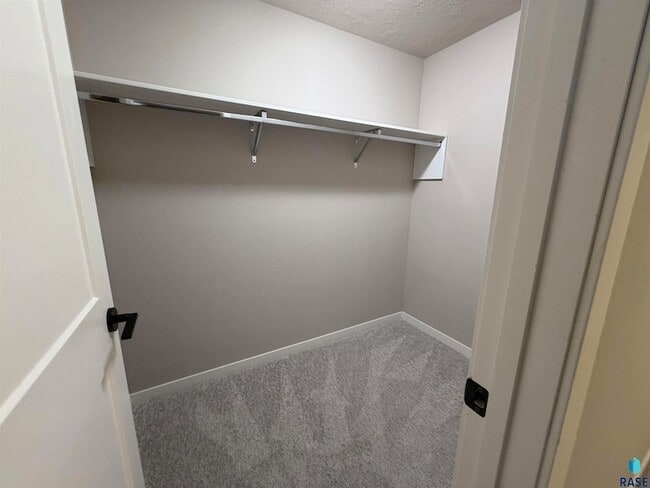 Building Photo - 2607 E Sunburst Dr