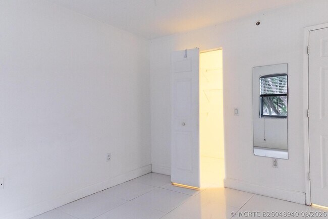 Building Photo - 2451 Centergate Dr