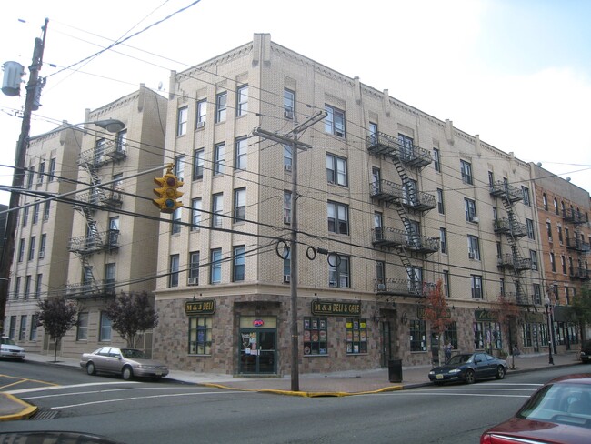 Building Photo - Park Avenue Skyline