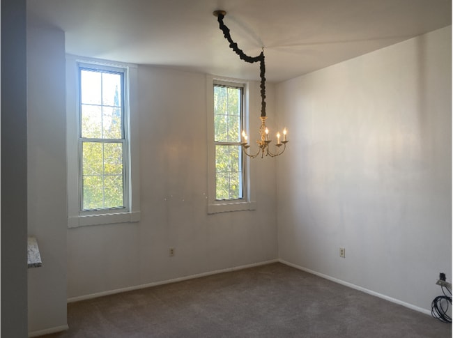 Building Photo - 917 Columbia Ave