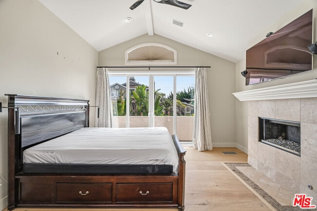 Building Photo - 707 Jasmine Ave