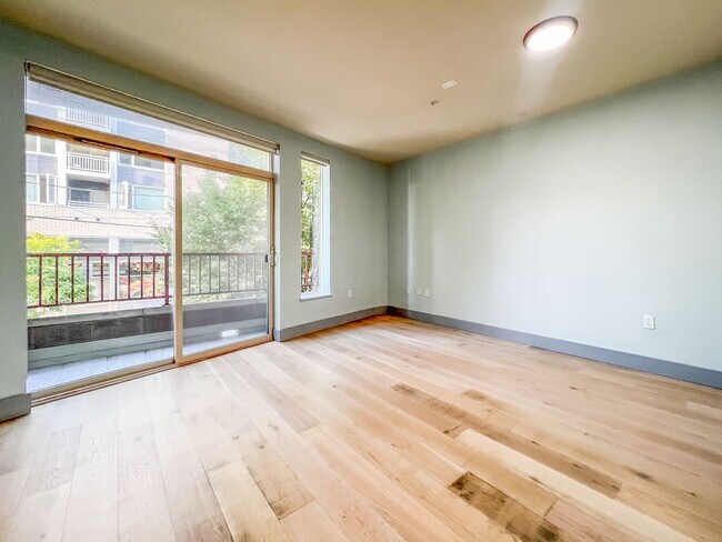 Building Photo - 1bd/1ba Seattle Condo