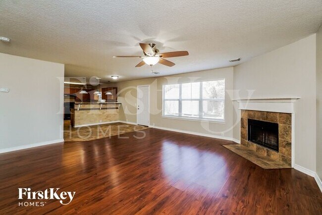 Building Photo - 15827 Brisbane Dr