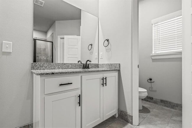 Building Photo - 1050 Sunshine Ct