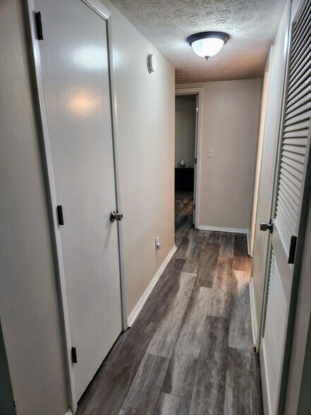 Building Photo - 905 Wynnes Ridge Cir SE
