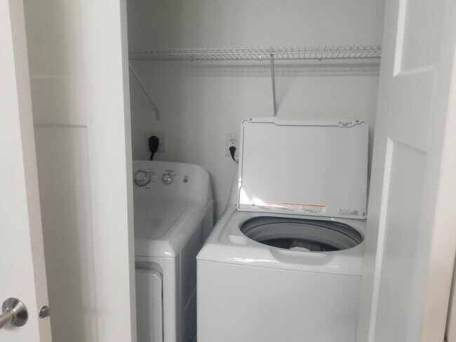 Building Photo - 200 Marks Way