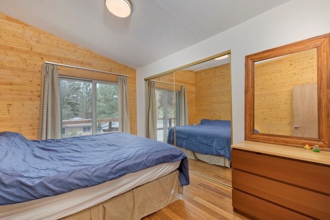 Building Photo - Fully Furnished & Move-In Ready Mountain H...