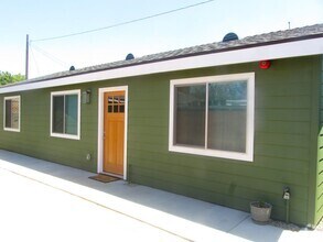 Building Photo - Center (267) North