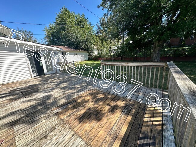Building Photo - 3 Bed 1 bath home