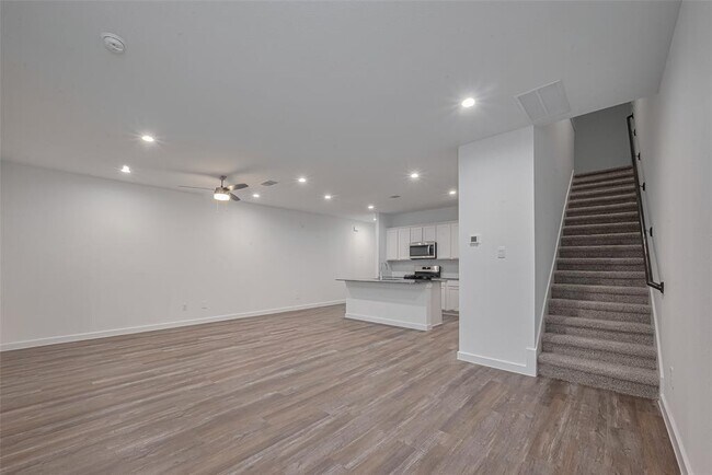 Building Photo - 3017 La Rambla Dr