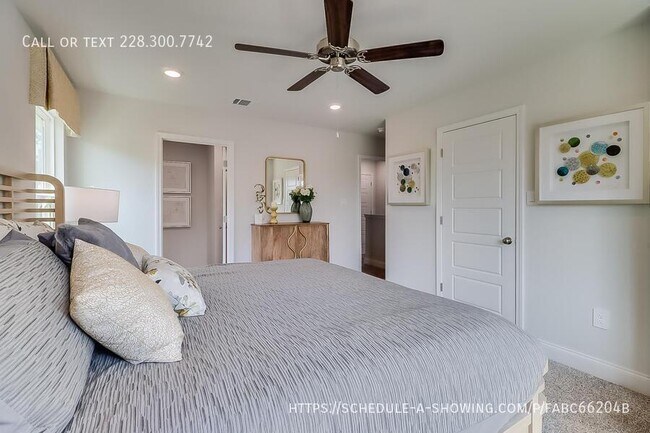 Building Photo - 12277 Sinclair Dr