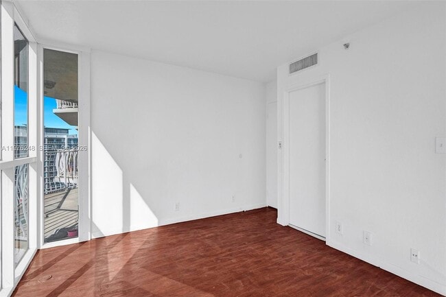 Building Photo - 7601 E Treasure Dr