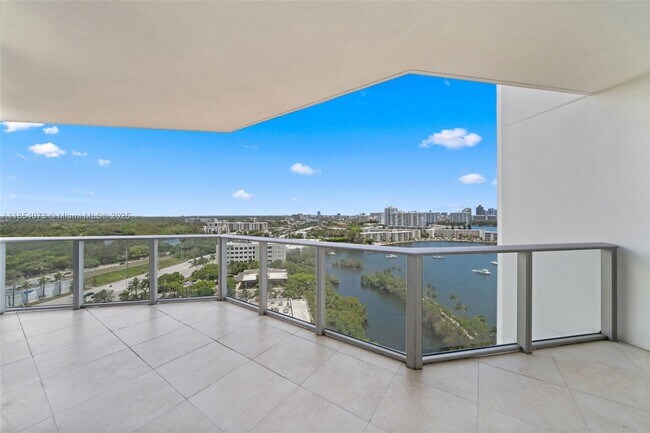 Building Photo - 17301 Biscayne Blvd