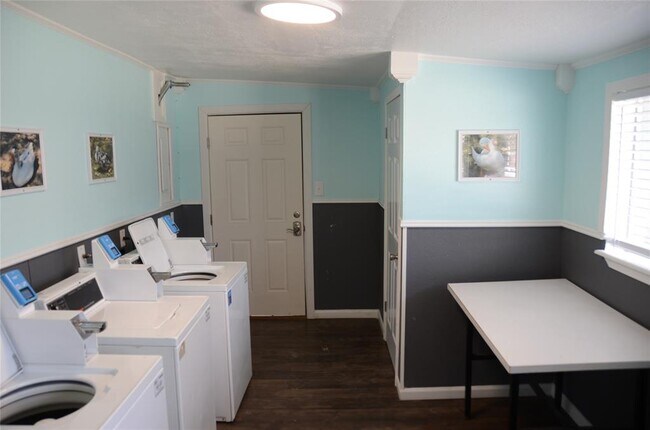 Building Photo - 1209 Vance St