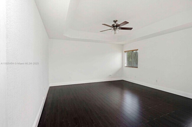 Building Photo - 1909 SE 22nd Ct