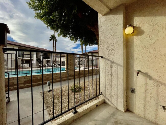Building Photo - Gated community with a pool, 2 bed 1 bath