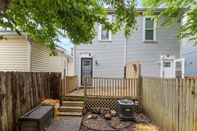 Building Photo - 1369 City Park Ave