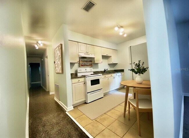 Building Photo - 1022 Delaney Park Dr