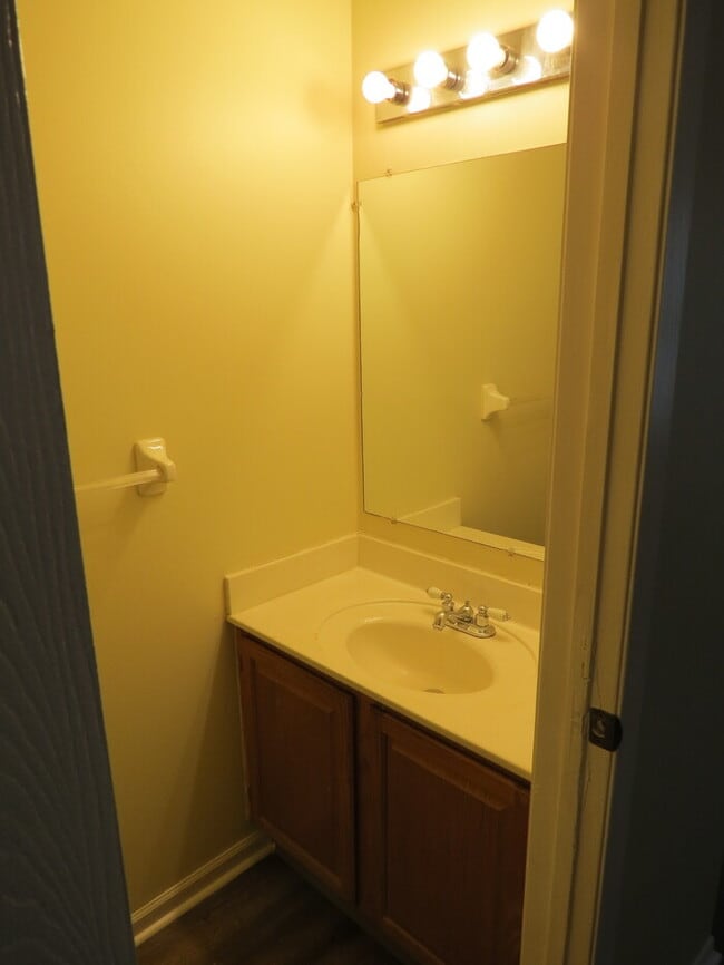 Building Photo - 2269 Hughey Dr