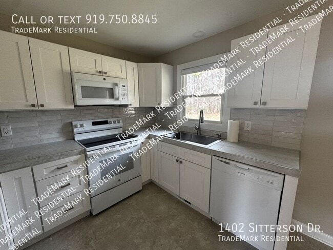 Building Photo - 1402 Sitterson Dr