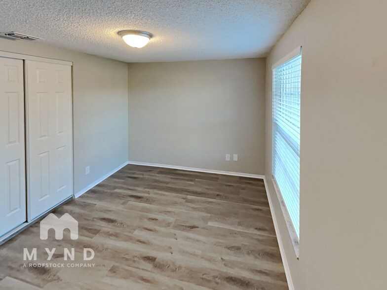 Building Photo - 7606 Woodland Oaks Ct