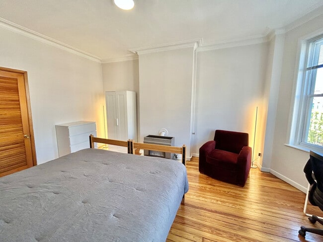 Building Photo - 1014 Washington St