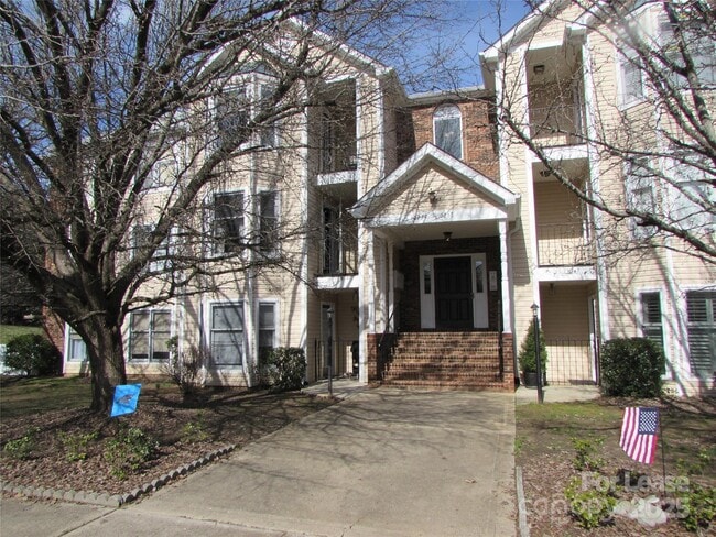 Building Photo - 10240 Rose Meadow Ln
