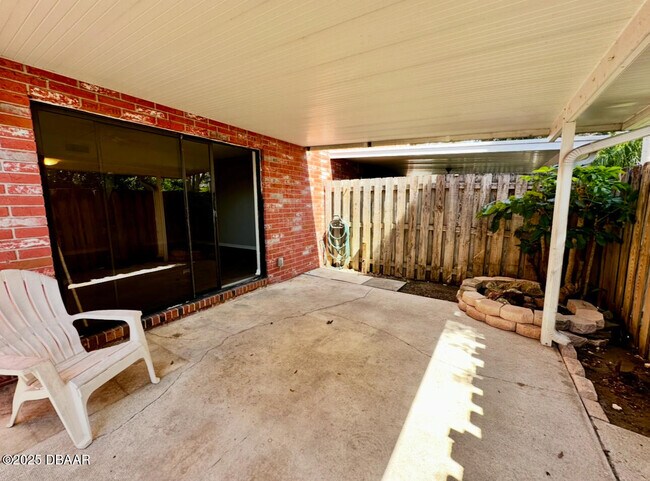 Primary Photo - 2250 S Palmetto Ave