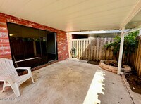 Building Photo - 2250 S Palmetto Ave