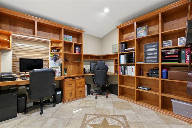 Building Photo - 7802 Milestone Ridge Dr