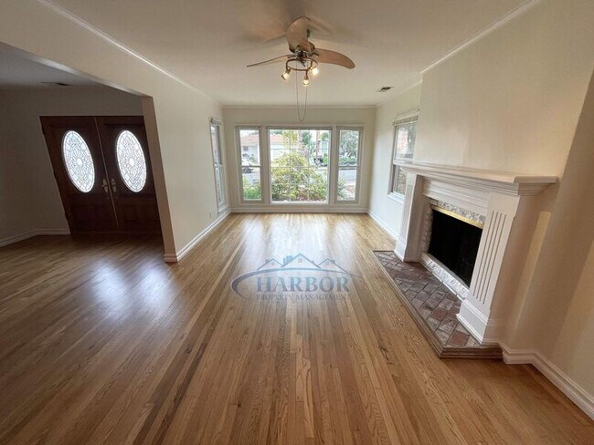 Building Photo - 3706 S Emily St