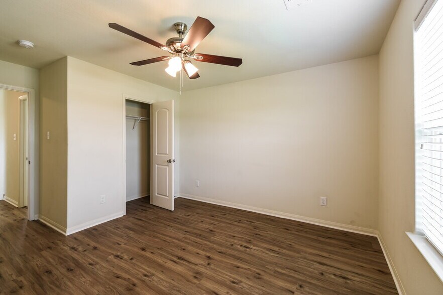 Building Photo - 2435 Golden Brandy Ln