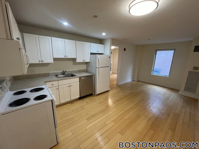 Primary Photo - 40 Boylston St