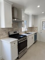 Building Photo - 11610 Oxnard St