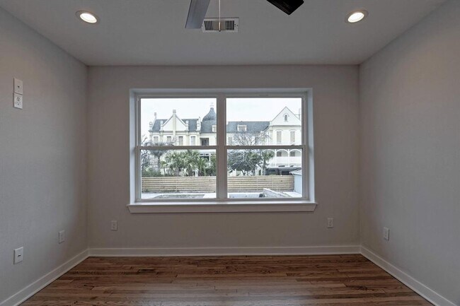 Building Photo - 1822 25th St