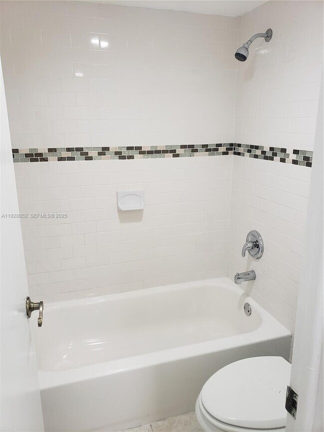 Building Photo - 4850 SW 63rd Terrace