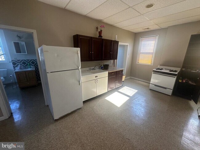 Building Photo - 2669 N Sherman St