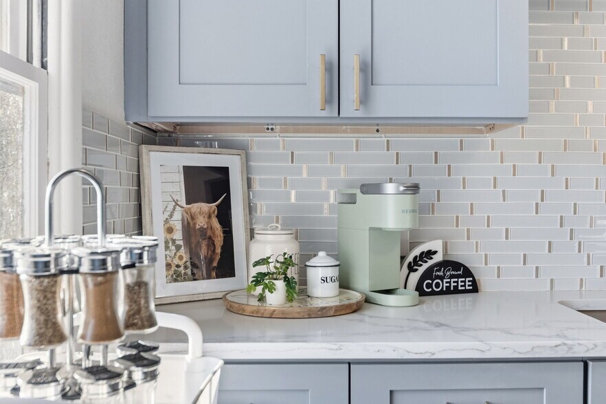 Building Photo - 319 Arnold Ave